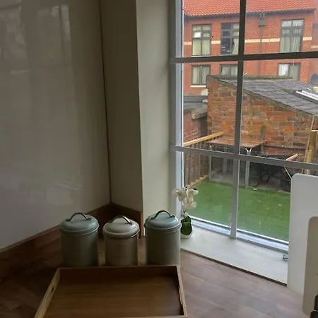 Leaning House Of - Historic Central Appartement